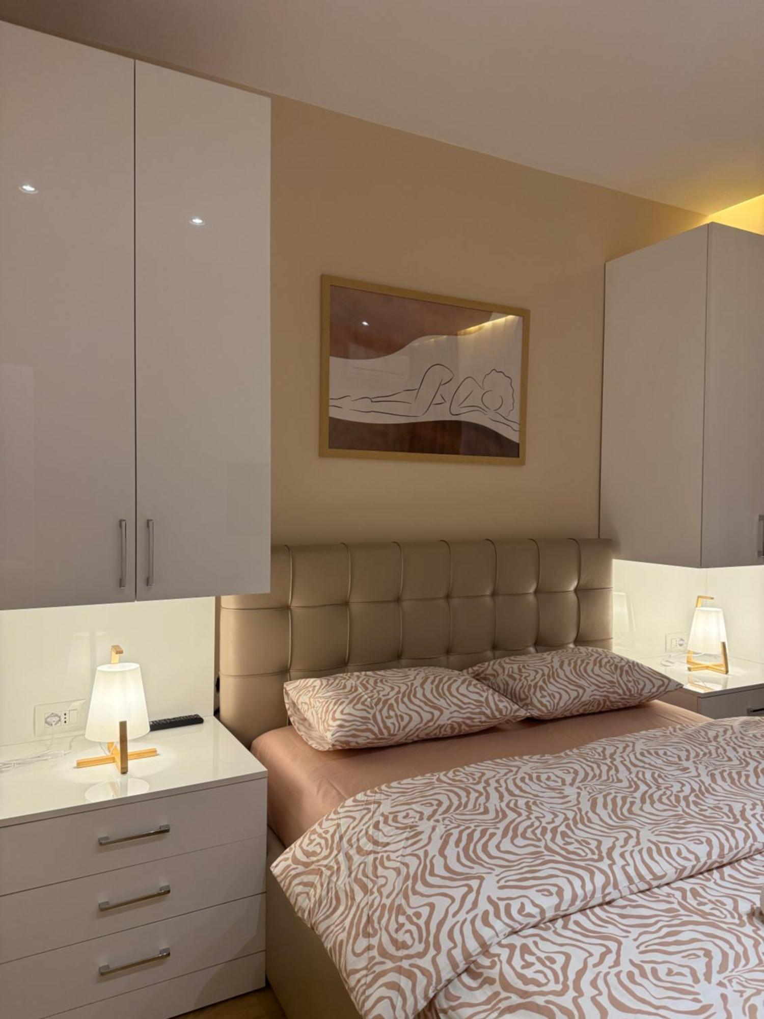 Apartment Aj - Hidden Gem In The Heart Of Blloku Tirana